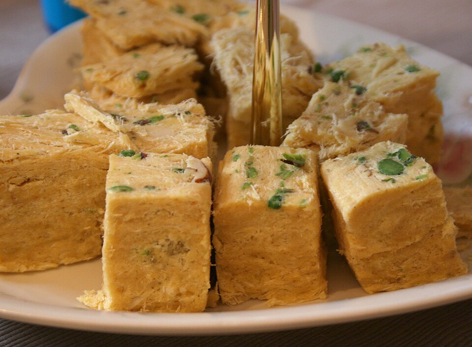 এলাচ সোনপাপড়ি