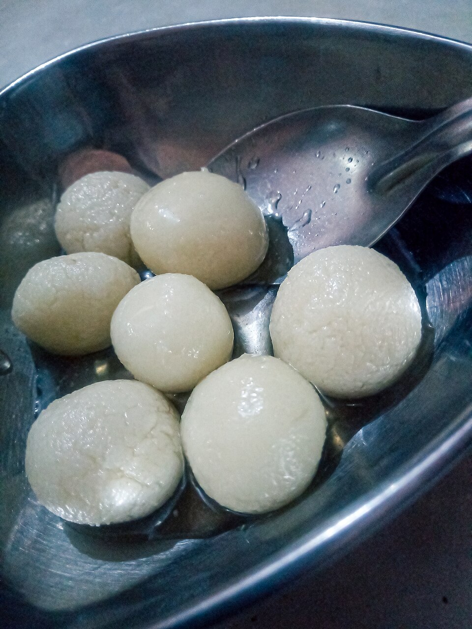 বালিশ মিষ্টি